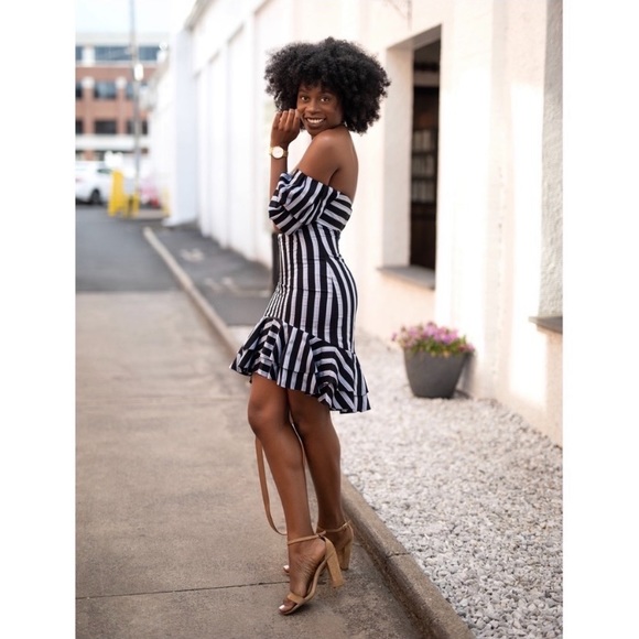 Wayf Korbin Striped Off The Shoulder Dress Size Small - Picture 2 of 13